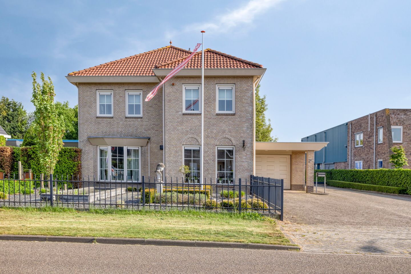 Foto 1 van Struikhei 6