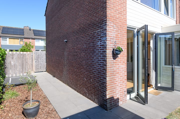 Foto 32 van Merelstraat 12