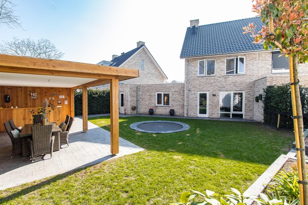 Photo 43 of Kapitein H. van der Maadenstraat 1-D