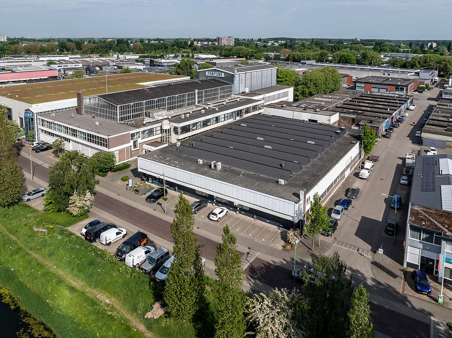 Bekijk foto 2 van Industrieweg 20