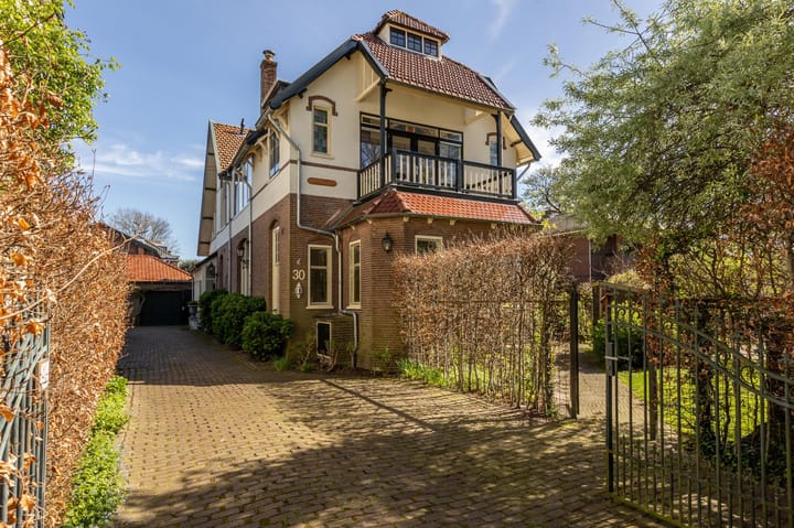 Foto 1 van Spoorstraat 30