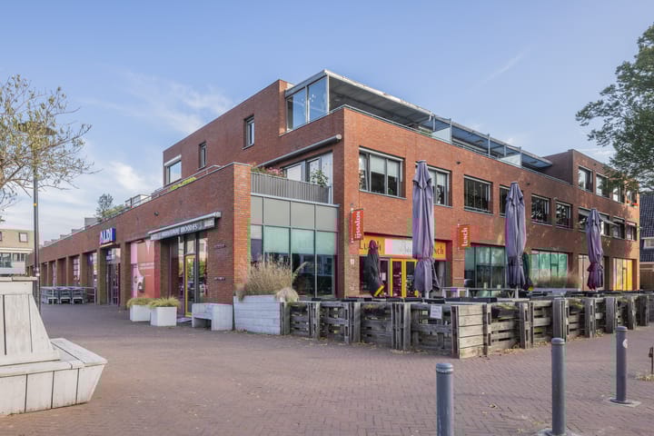 Dorpsplein 4, Beneden-Leeuwen