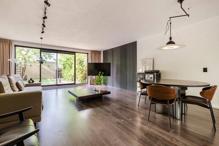 Foto 10 van Schweitzerlaan 53