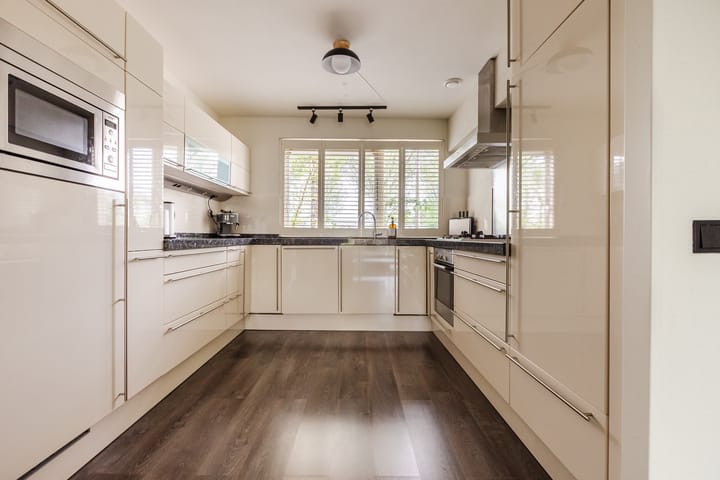 Foto 12 van Schweitzerlaan 53