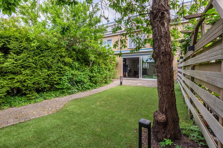 Foto 32 van Schweitzerlaan 53