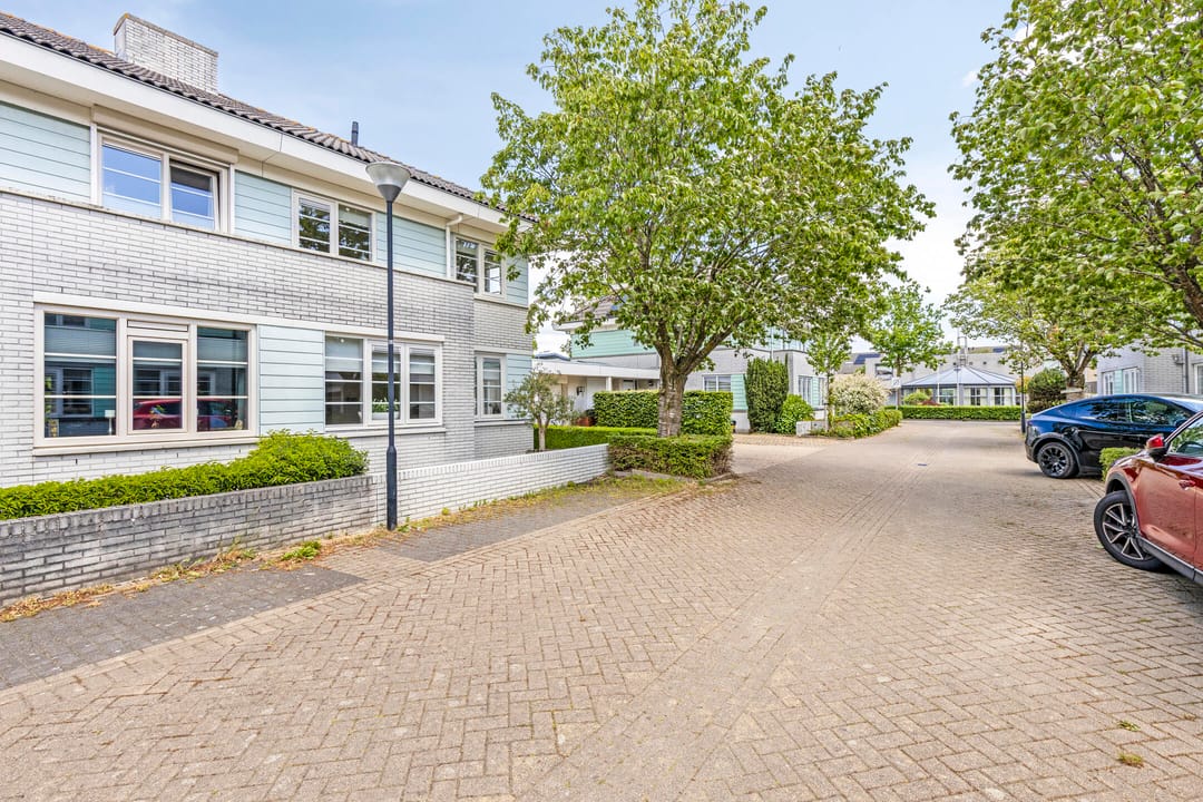 Photo 2 of Thorbeckelaan 100