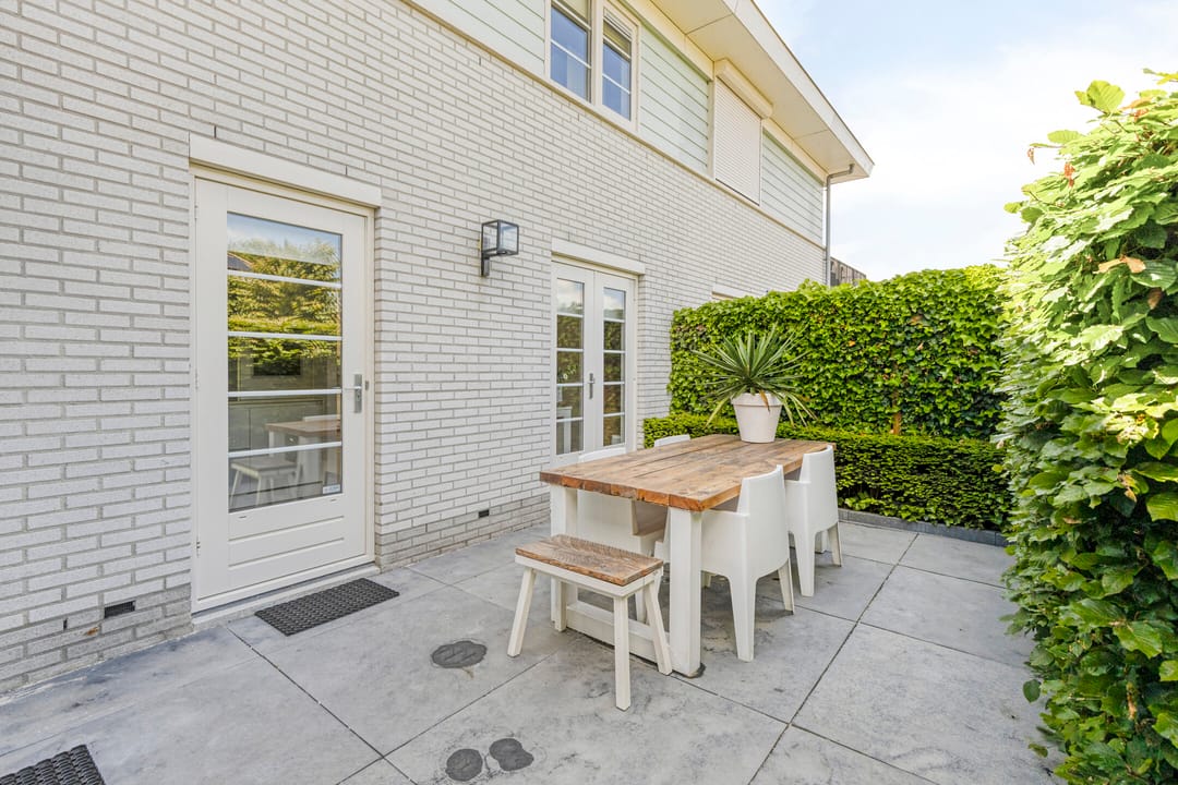 Photo 32 of Thorbeckelaan 100