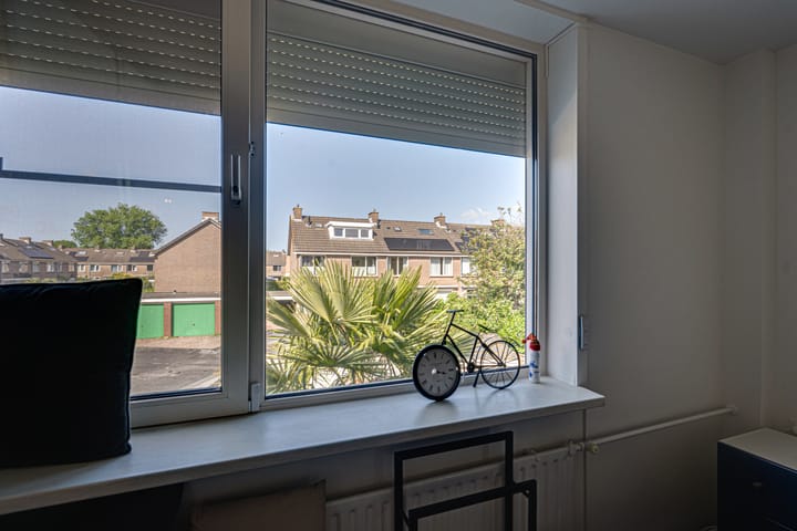 Photo 45 of Roozenburglaan 151