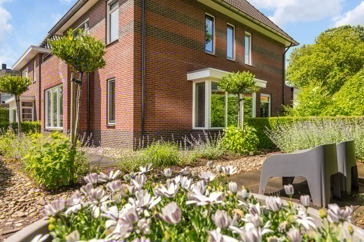 Foto 10 van Meester Molendijkweg 40