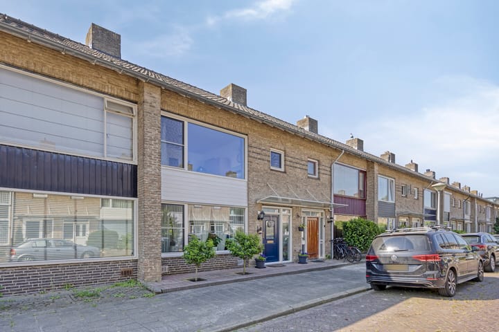 Foto 1 van Hasselaarstraat 1