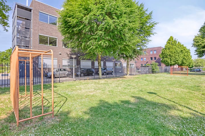 Foto 26 van Hasselaarstraat 1