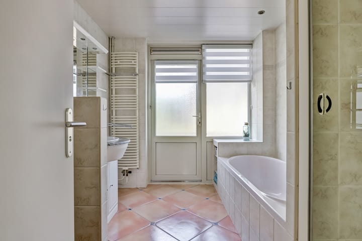 Photo 22 of Leverkruidweg 38