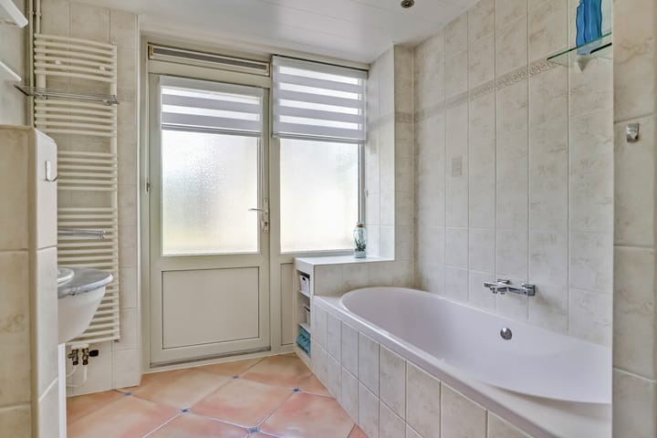 Photo 23 of Leverkruidweg 38