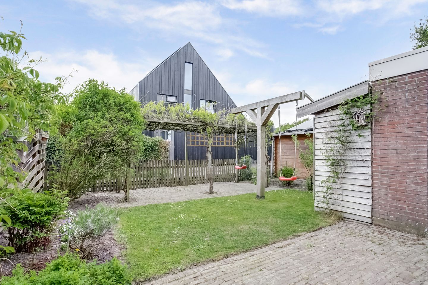 Foto 35 van Burg. S. Schagenstraat 7