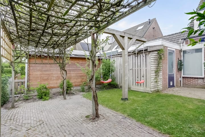 Foto 37 van Burg. S. Schagenstraat 7