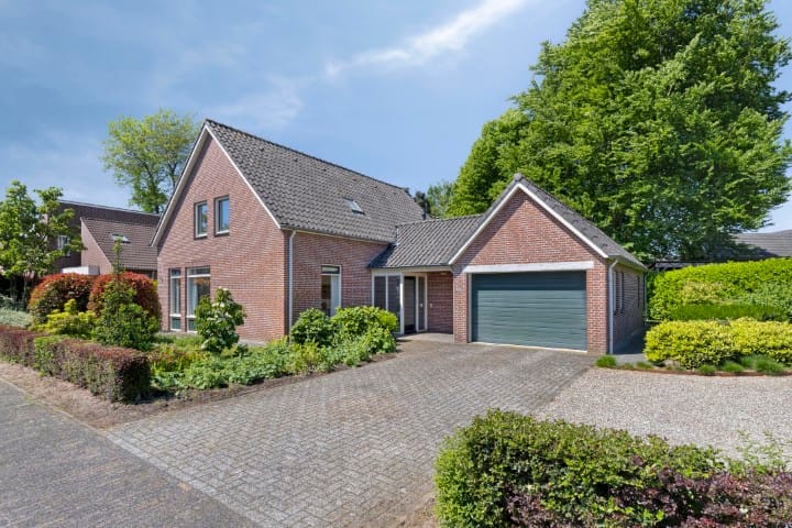 Photo 1 of Kolonel Silvertoplaan 2-A