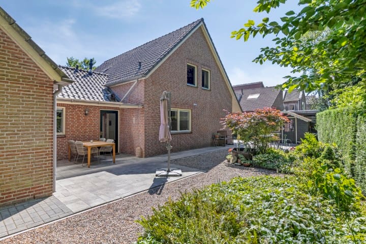 Photo 3 of Kolonel Silvertoplaan 2-A