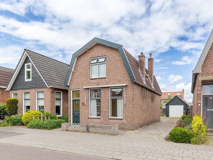 Photo 1 of Schoolstraat 12