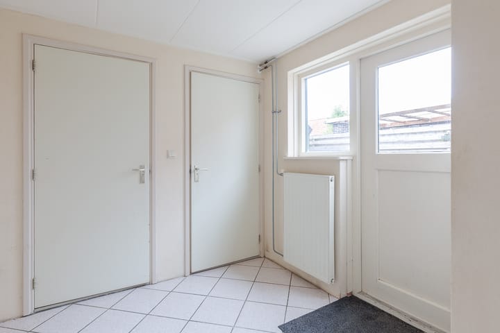 Photo 14 of Schoolstraat 12