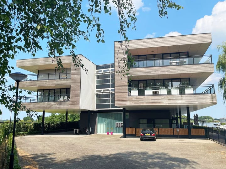 Photo 12 of Muidenweg 1-D