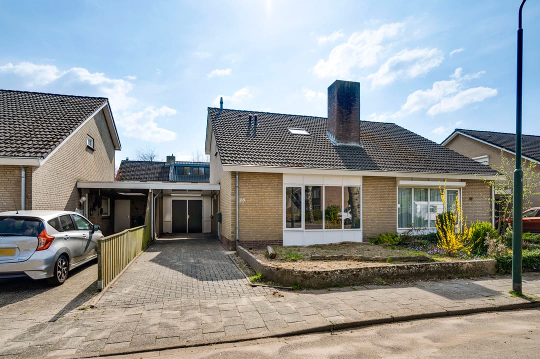 Foto 1 van Mgr. Bekkersstraat 25