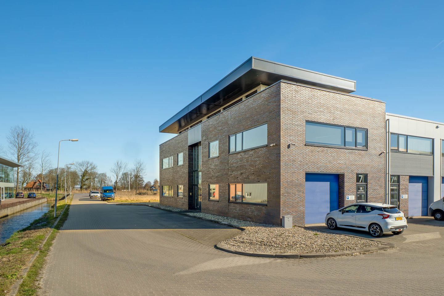 Bekijk foto 1 van Neerlandia 3-5