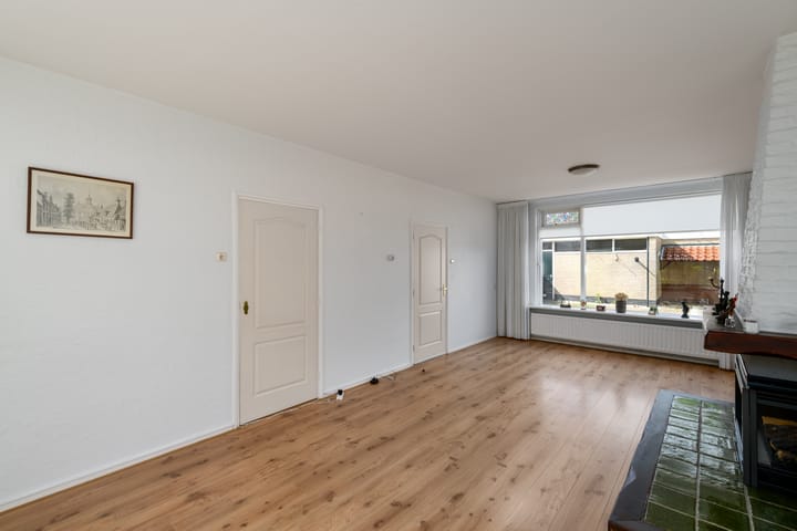 Photo 6 of Burgemeester Falkenaweg 184