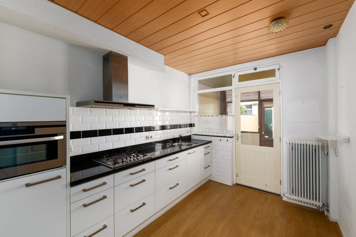 Photo 8 of Burgemeester Falkenaweg 184