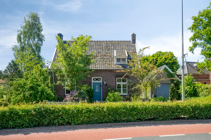 Photo 1 of Schoolstraat 2