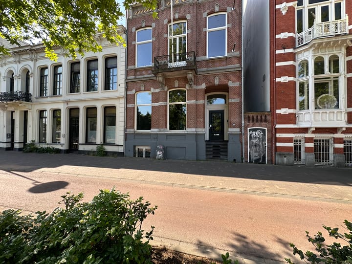 Spoorlaan 328, Tilburg
