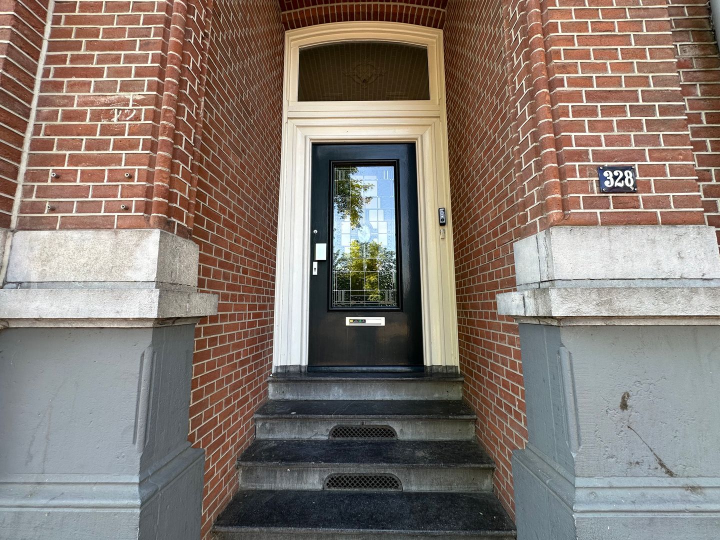View photo 4 of Spoorlaan 328