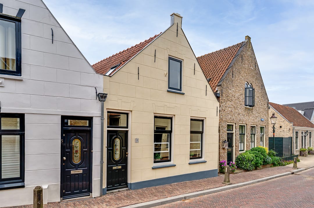 Foto 1 van Kerkplein 3