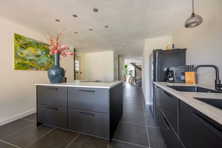 Photo 18 of St Josephstraat 2