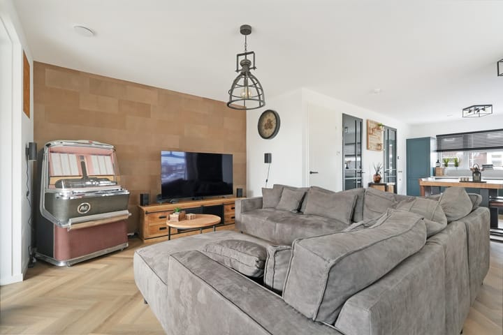 Foto 6 van Miles Davisstraat 60