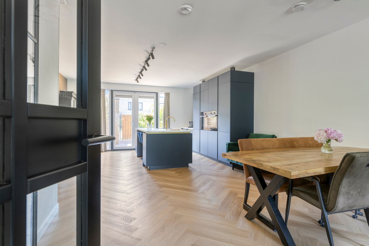 Photo 14 of Janey Tetarypad 12