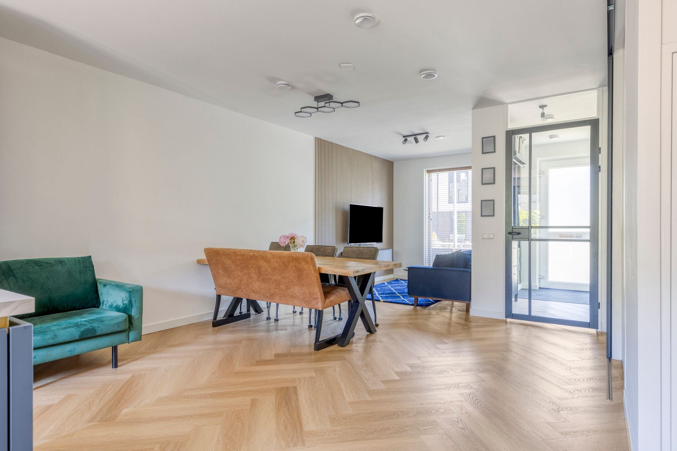 Photo 18 of Janey Tetarypad 12