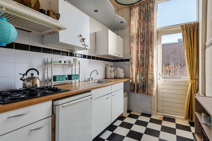 Photo 6 of Jan Nieuwenhuijzenstraat 27-A