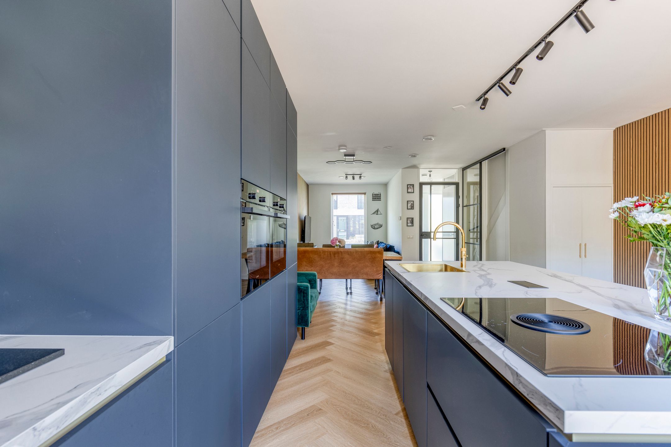 Photo 21 of Janey Tetarypad 12