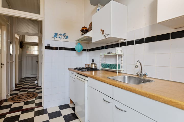 Photo 7 of Jan Nieuwenhuijzenstraat 27-A