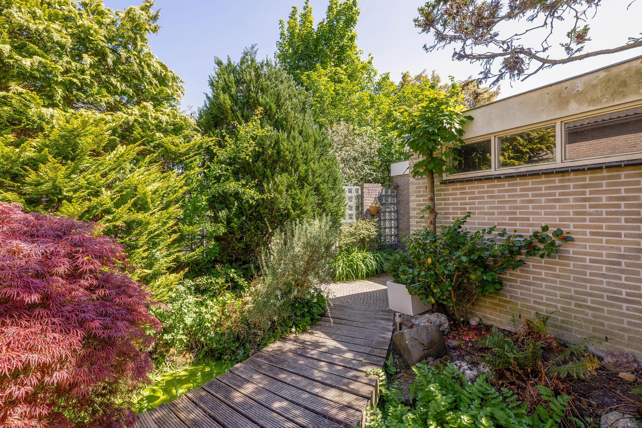 Foto 39 van Henriette Roland Holstlaan 1