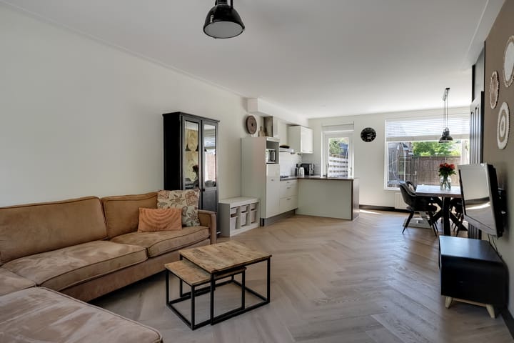 Foto 2 van Klaproos 18