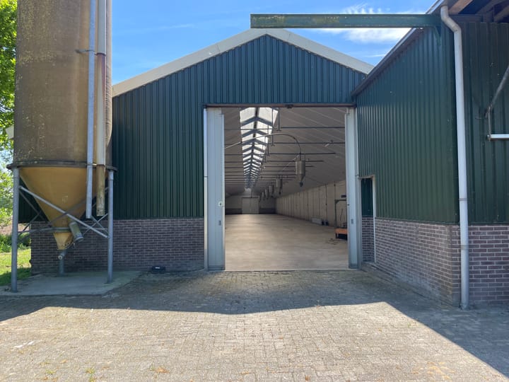 Koperensteeg, Wekerom