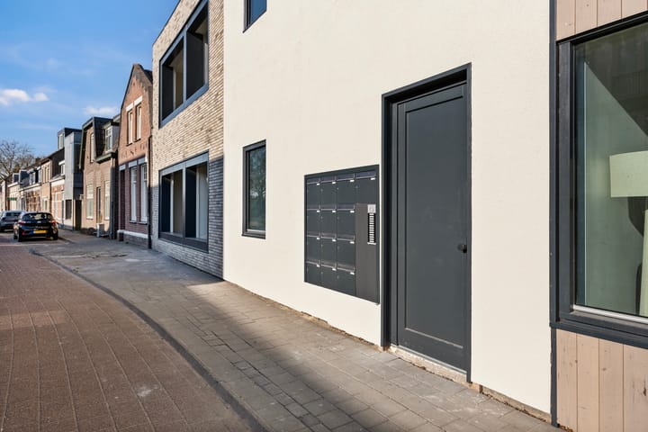 Photo 4 of Bredaseweg 38-M