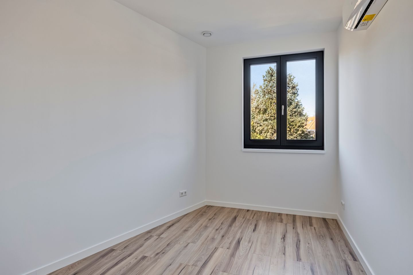 Foto 20 van Bredaseweg 38-M