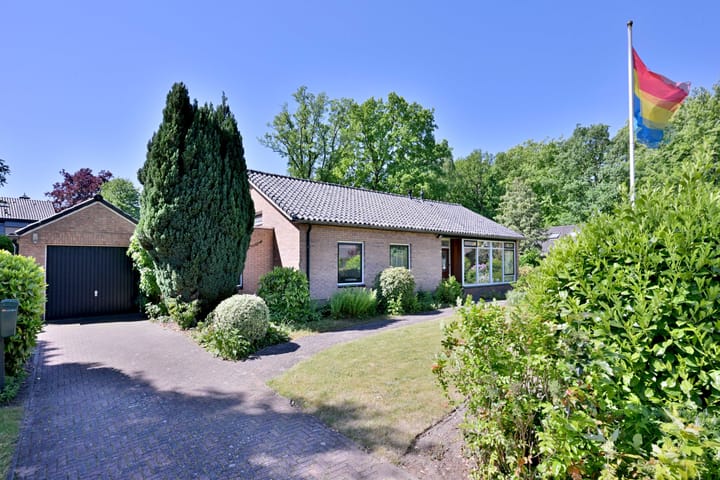 Foto 1 van De Veldkamp-laan 4