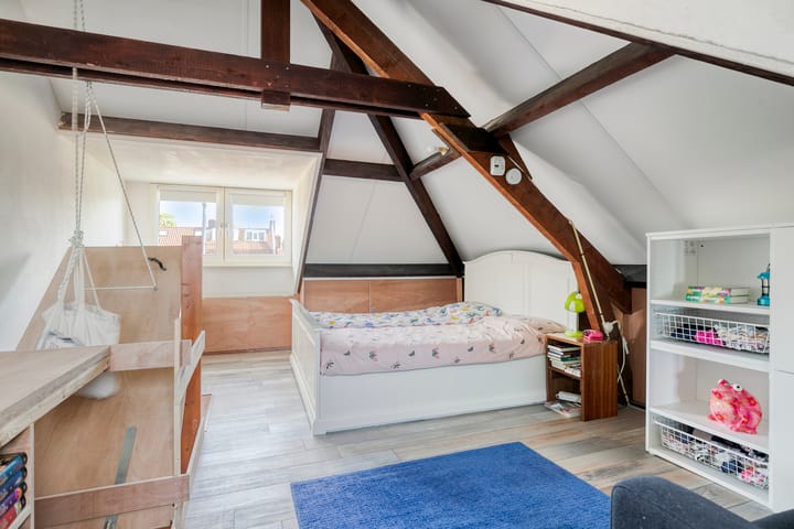 Foto 25 van St Theresiastraat 8