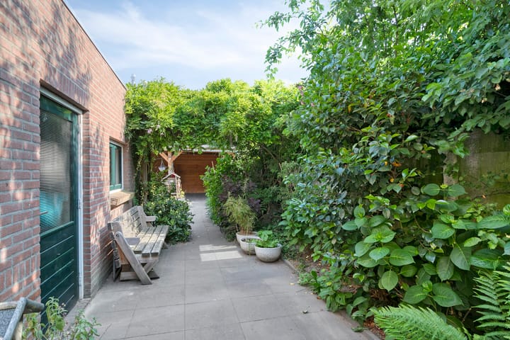 Foto 27 van St Theresiastraat 8