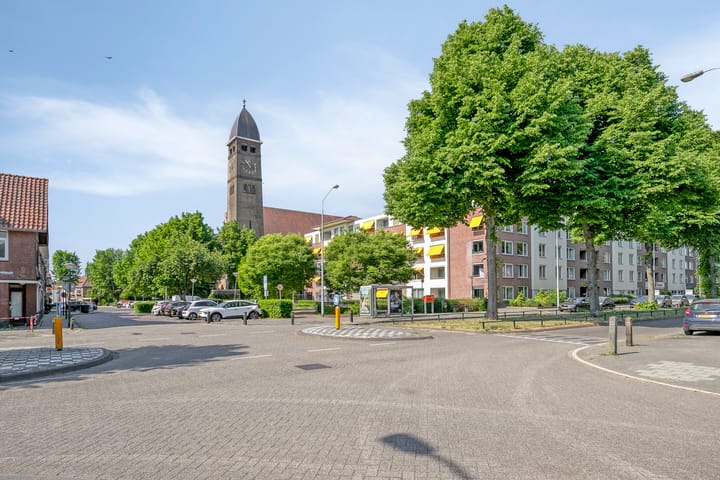 Foto 37 van St Theresiastraat 8