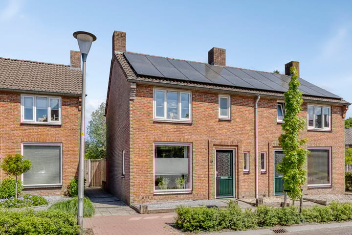 Photo 1 of Commanderiestraat 15