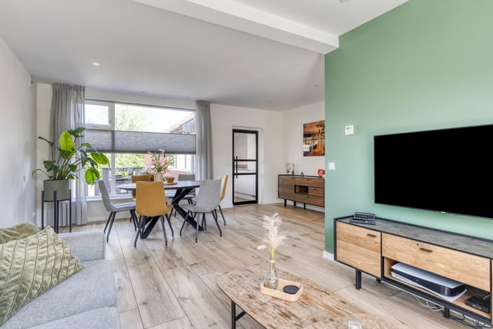 Photo 10 of Commanderiestraat 15